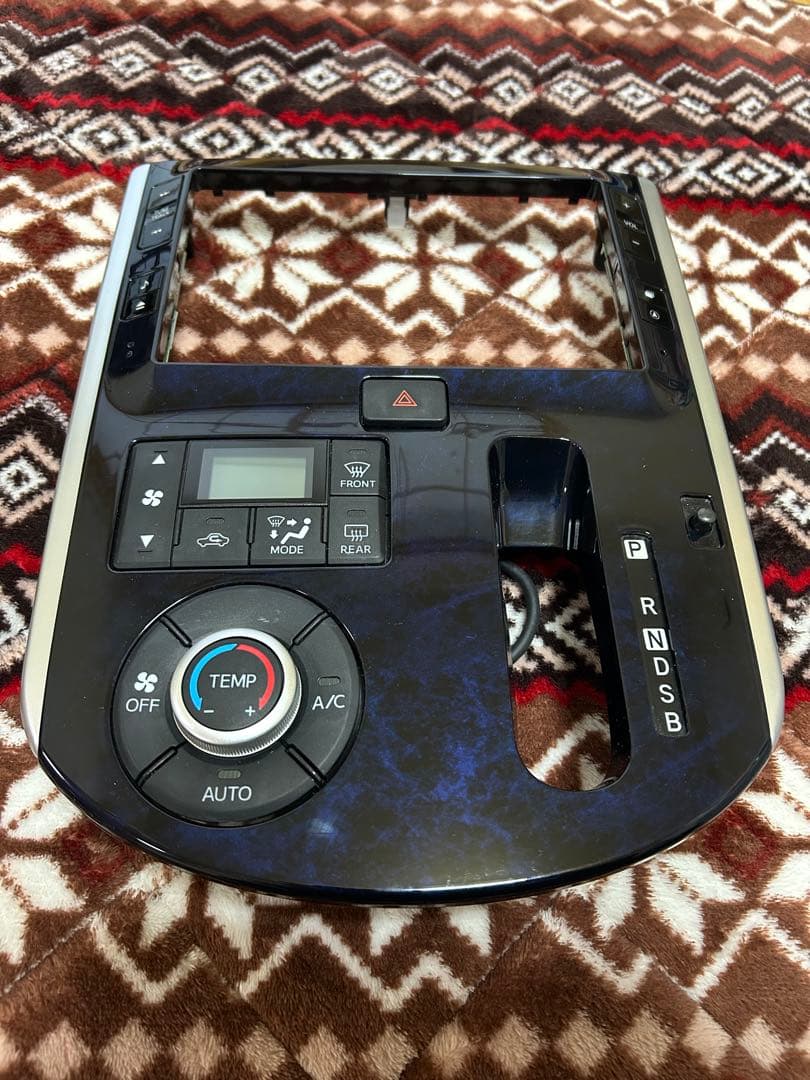 あです　8インチ　純正　ナビ　タント　タントカスタム　LA600 610