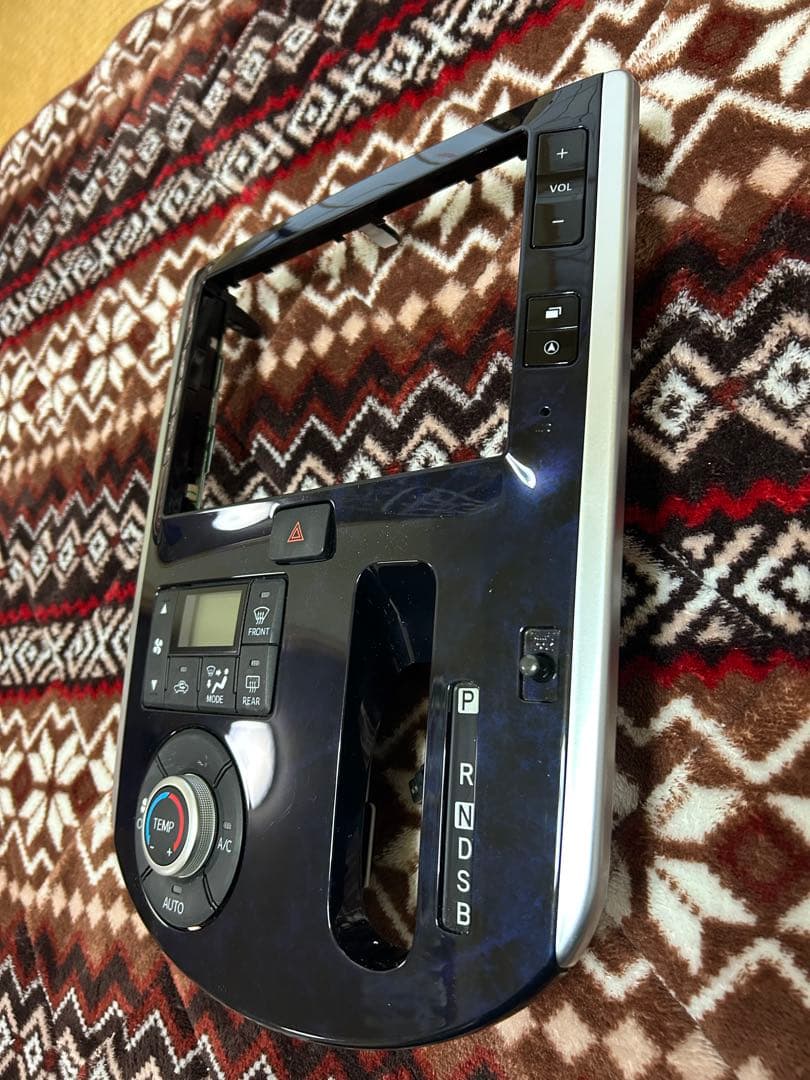 あです　8インチ　純正　ナビ　タント　タントカスタム　LA600 610