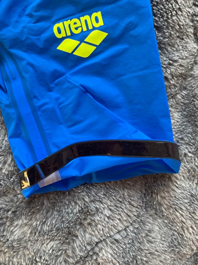 【新品未使用】アリーナ　高速水着　Mサイズ