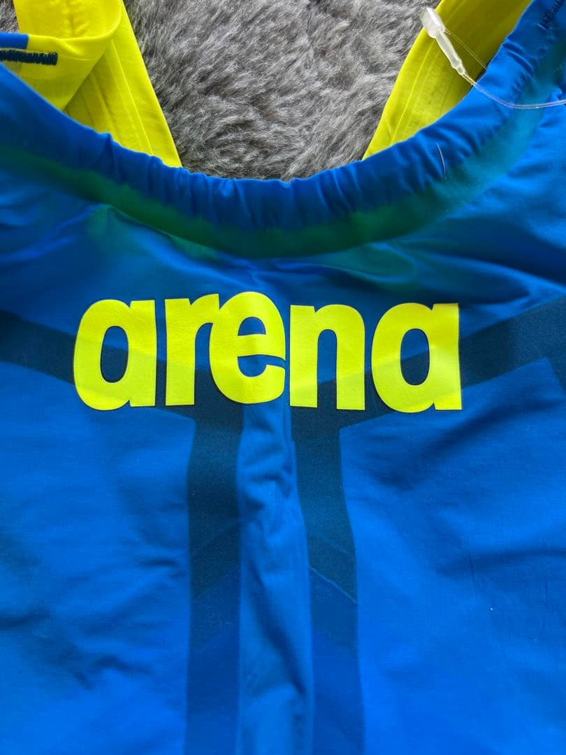 【新品未使用】アリーナ　高速水着　Mサイズ