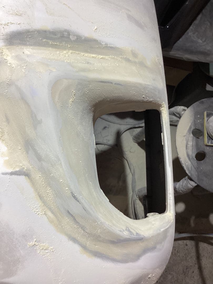 ハイエース200系純正バンパースムージング3D風フォグホール加工ナロー