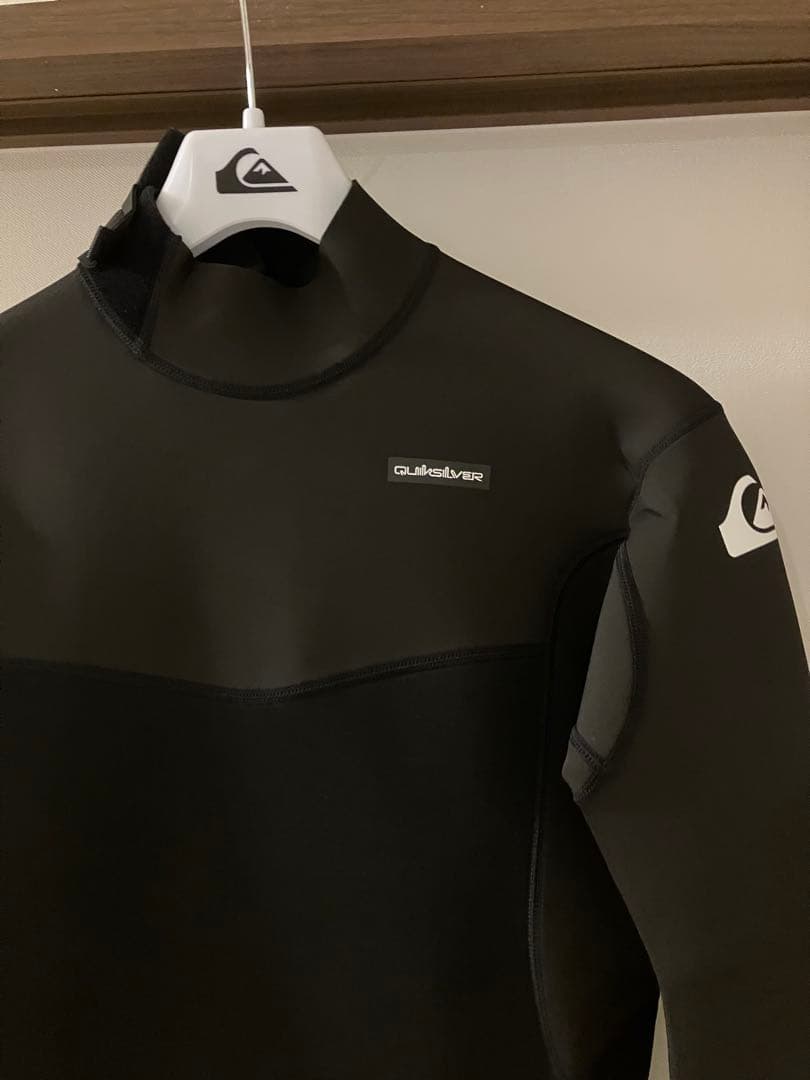 新品　クイックシルバー　ウェットスーツ