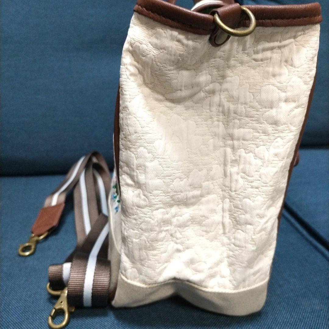 タグ付き　　 刺繍デザイントートバック ショルダーひも付