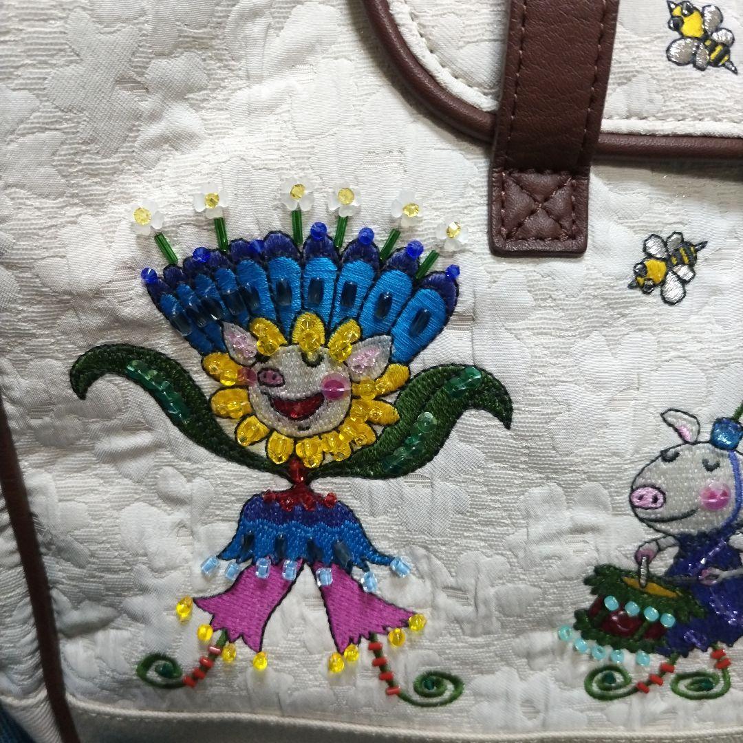 タグ付き　　 刺繍デザイントートバック ショルダーひも付