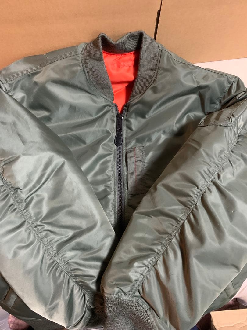 ジャケット・アウター AVIREX MA-1 COMMERCIAL sage color