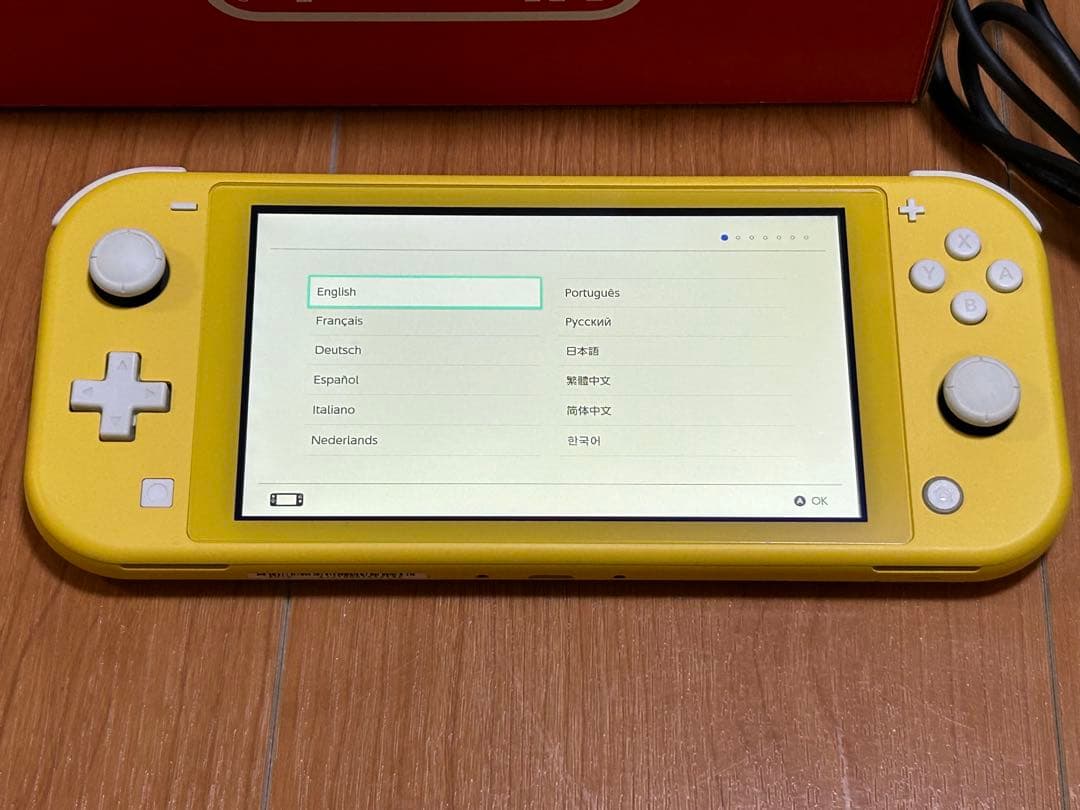 Nintendo Switch lite イエロー　本体　充電器　箱付き