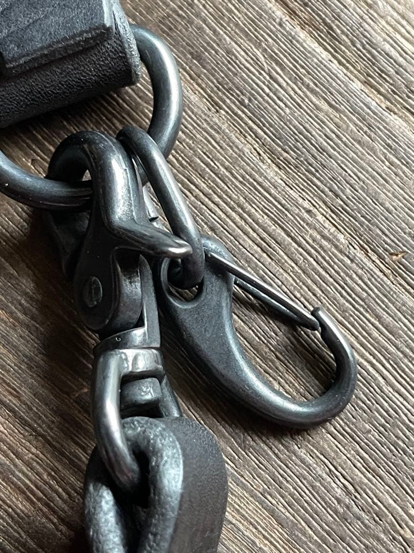 編み込みレザーウォレットコード　TYPEB シボ　黒染　HTC CALEE