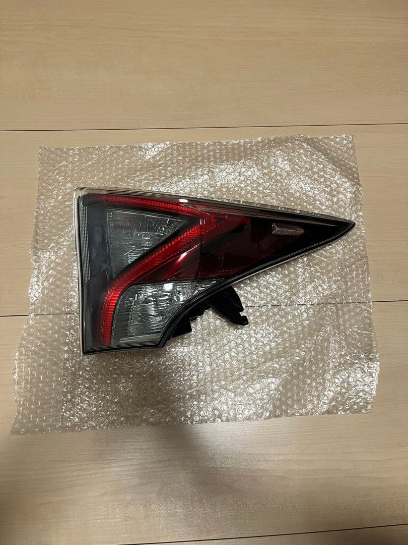 50プリウス前期純正テールランプ　ウインカーバックランプ配線付き
