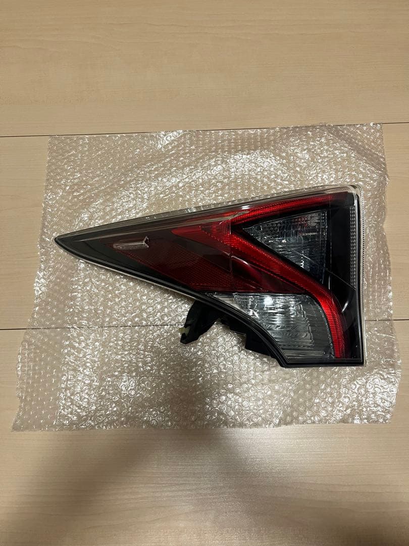 50プリウス前期純正テールランプ　ウインカーバックランプ配線付き