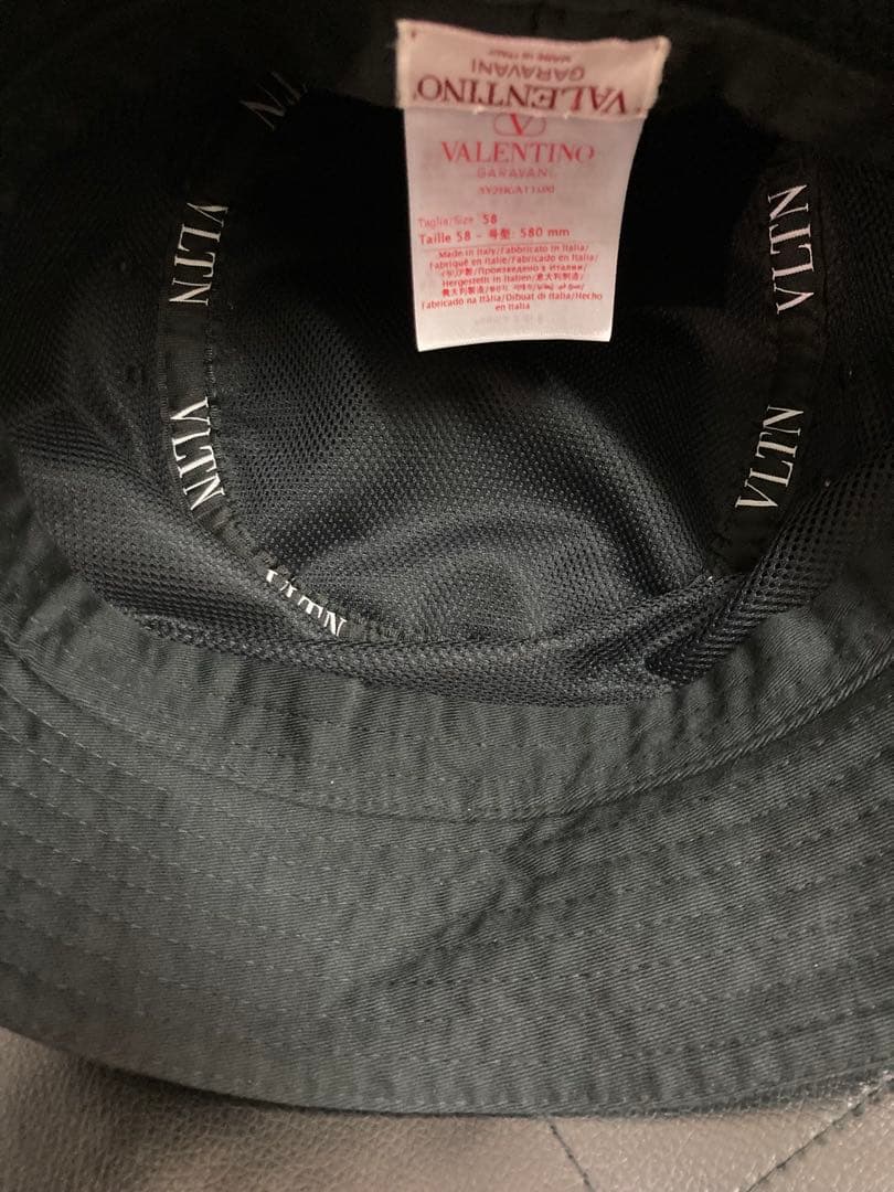 ヴァレンティノ・ガラヴァーニ　ロゴ　バケットハット 黒