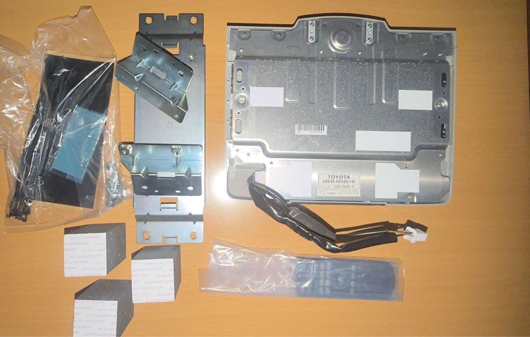 30系　アルファード　ヴェルファイア 純正後席モニター　V11T-R62C