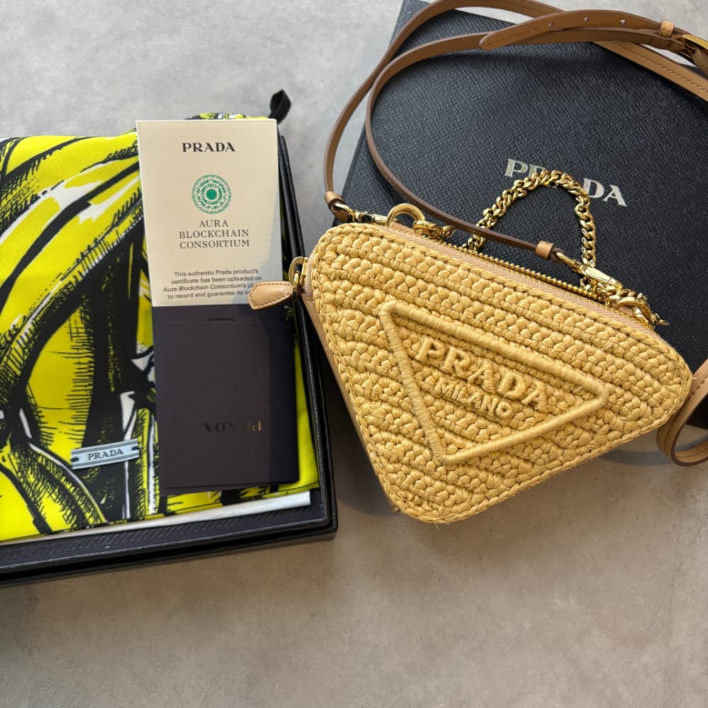 未使用 プラダ　ラフィア レザーミニポーチ ナチュラル ショルダーバック
