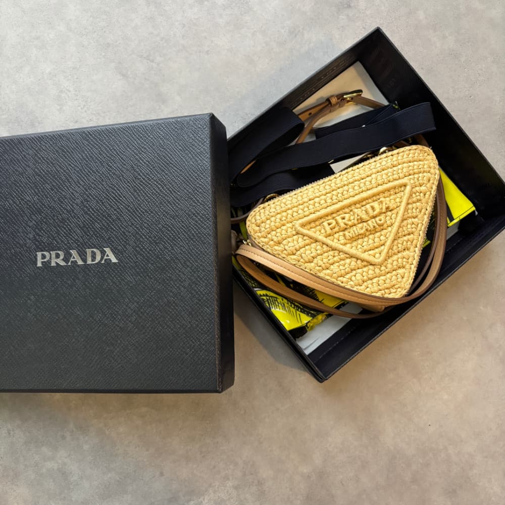 未使用 プラダ　ラフィア レザーミニポーチ ナチュラル ショルダーバック