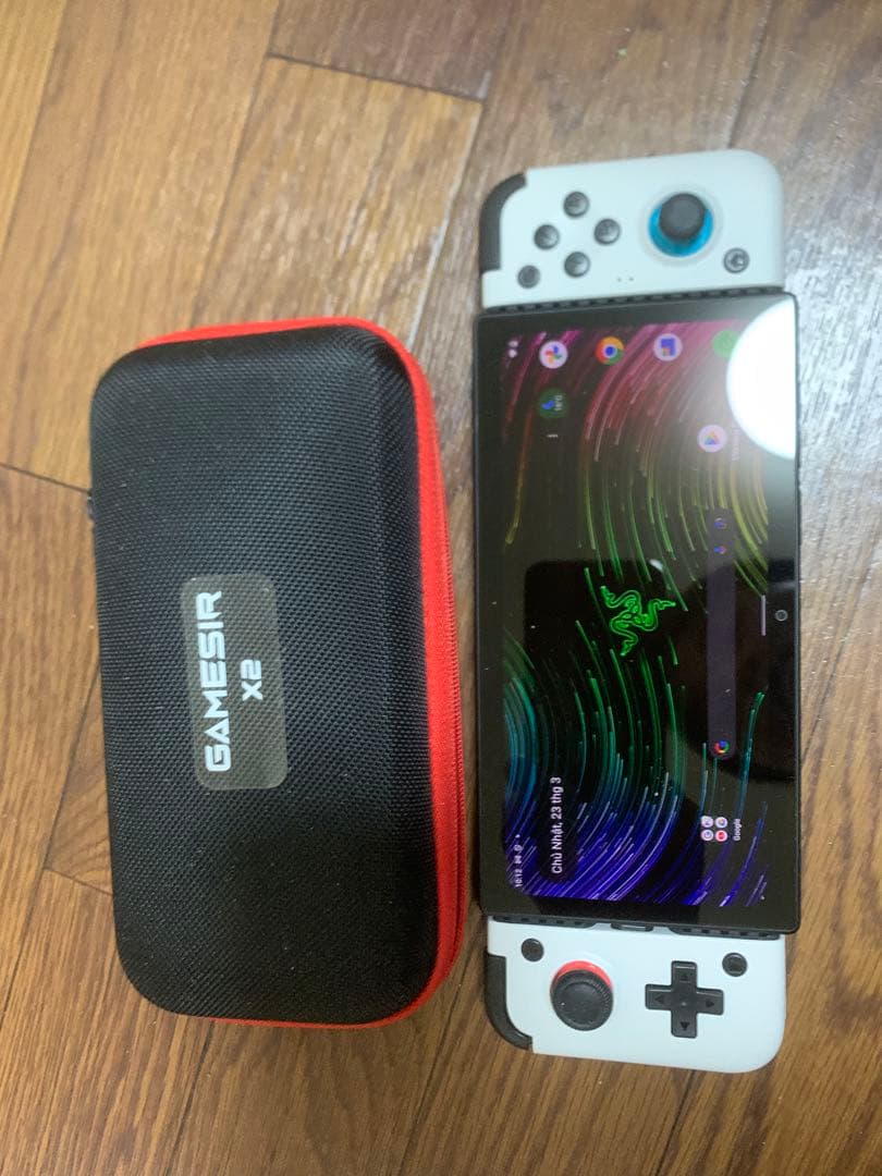 Razer Edge ゲームハンドヘルド + GameSir X2 ケース