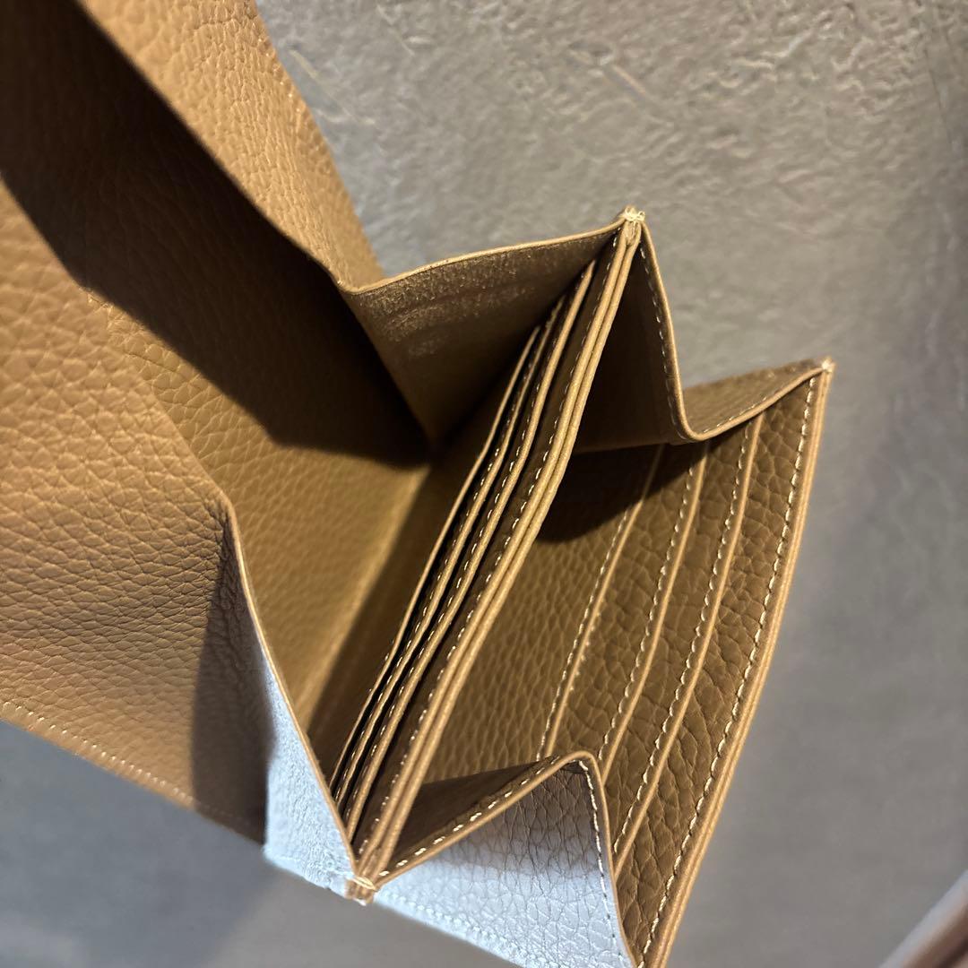 アタオ　トリヨン　グレージュ　レザー 二つ折り財布　美品