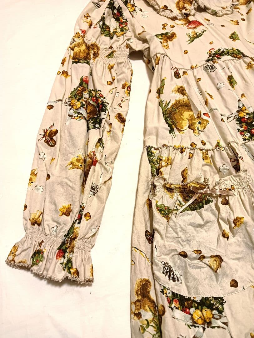 ピンクハウス　ウィンターフォレストトリート柄ワンピース