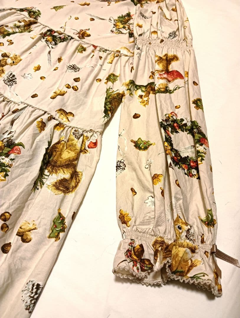 ピンクハウス　ウィンターフォレストトリート柄ワンピース