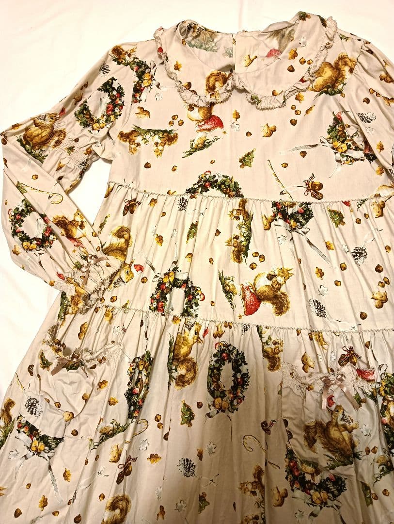 ピンクハウス　ウィンターフォレストトリート柄ワンピース