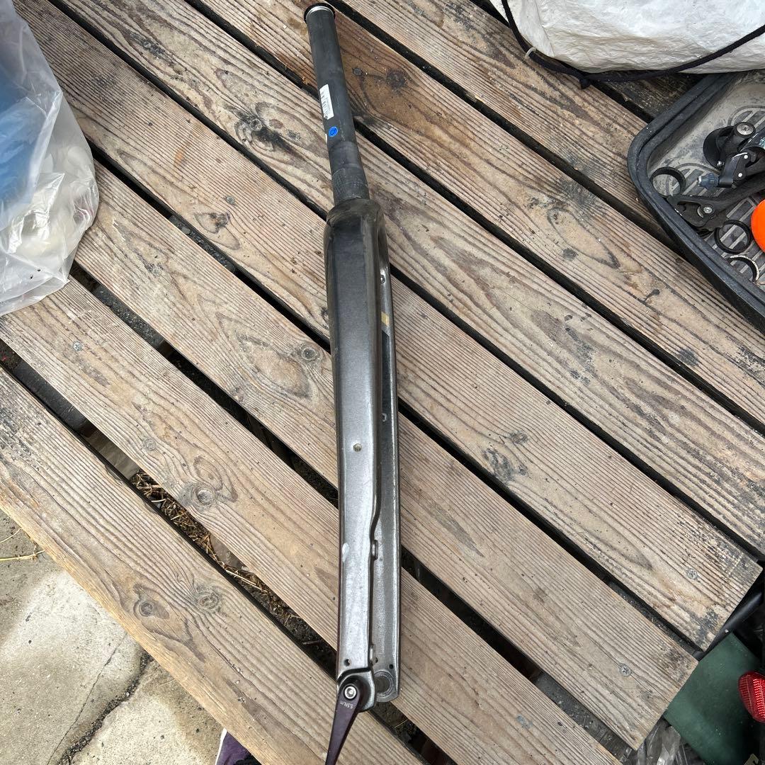 GIANTカーボンフォークテーパーBoost