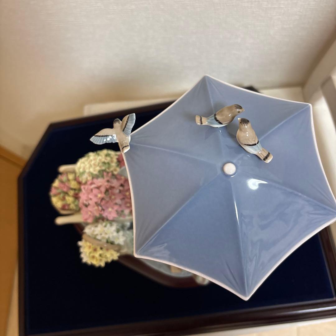 リヤドロ LLADRO [公園通りの花屋さん」ガラスケースと台座付き！綺麗！