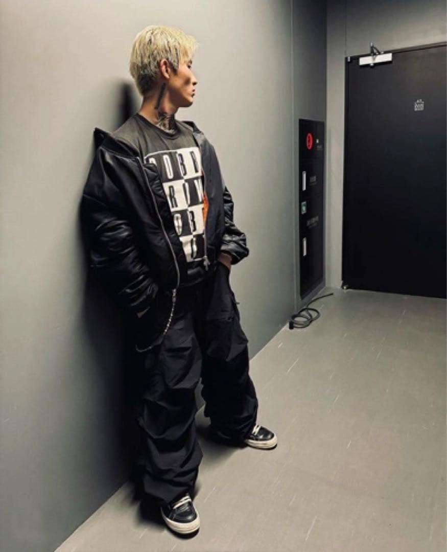 平本蓮　amnjx 27CIRCUS MA-1 ジャケット ブラック　オレンジ