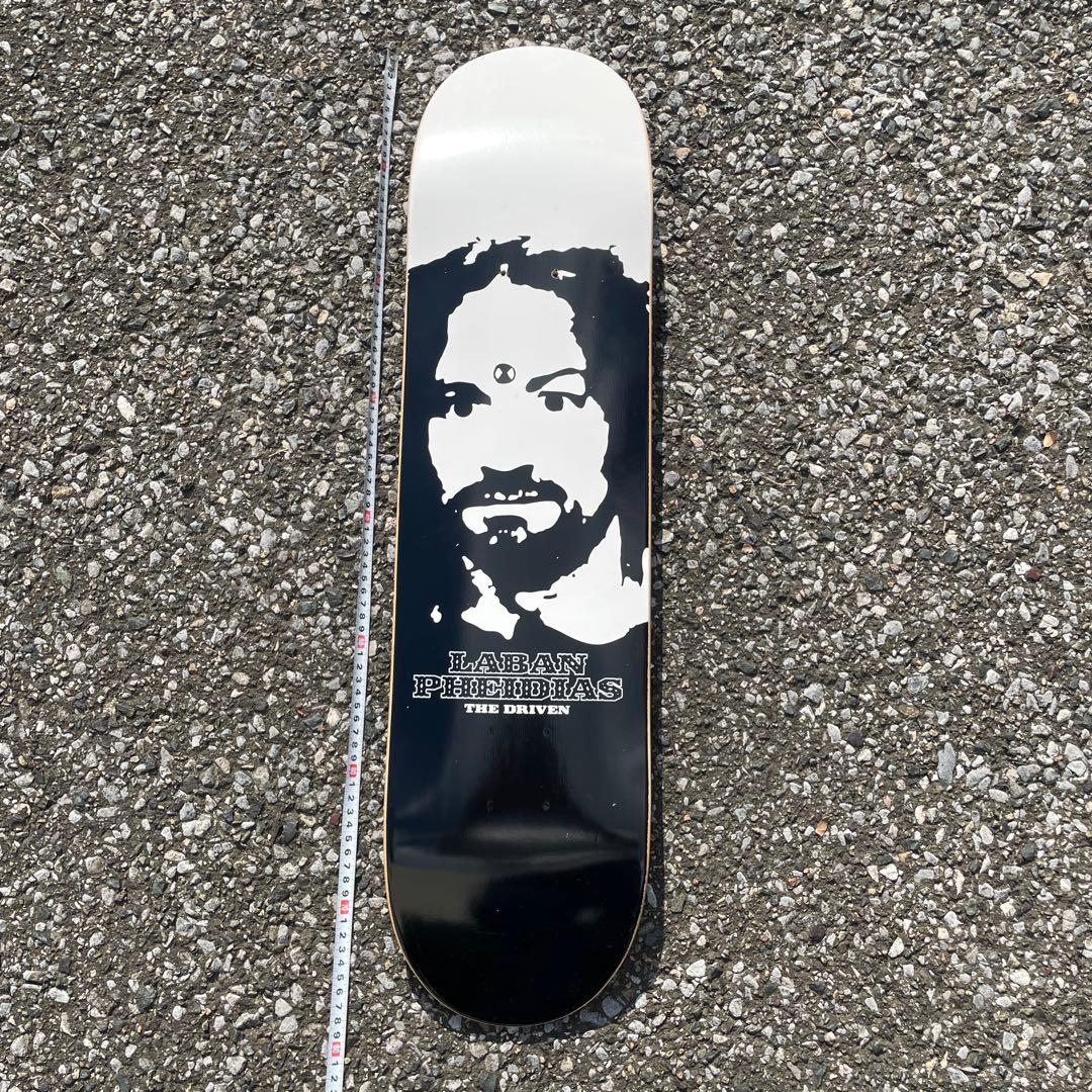 ラ*タ様 ドリブン DRIVENスケートボードデッキ チャールズマンソン