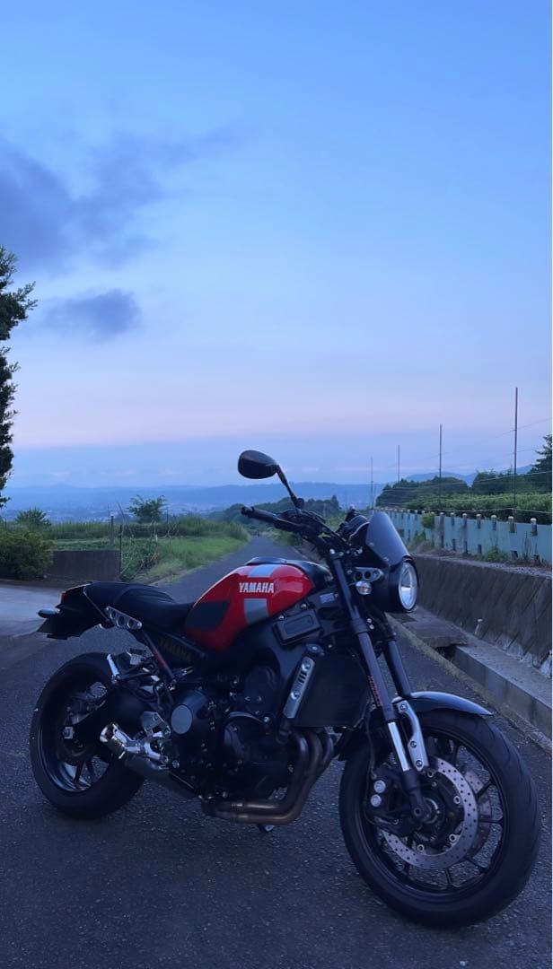 xsr900 タンクカバー　ビビットレッド