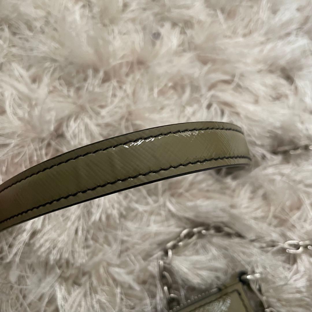 PRADA チェーンバッグ