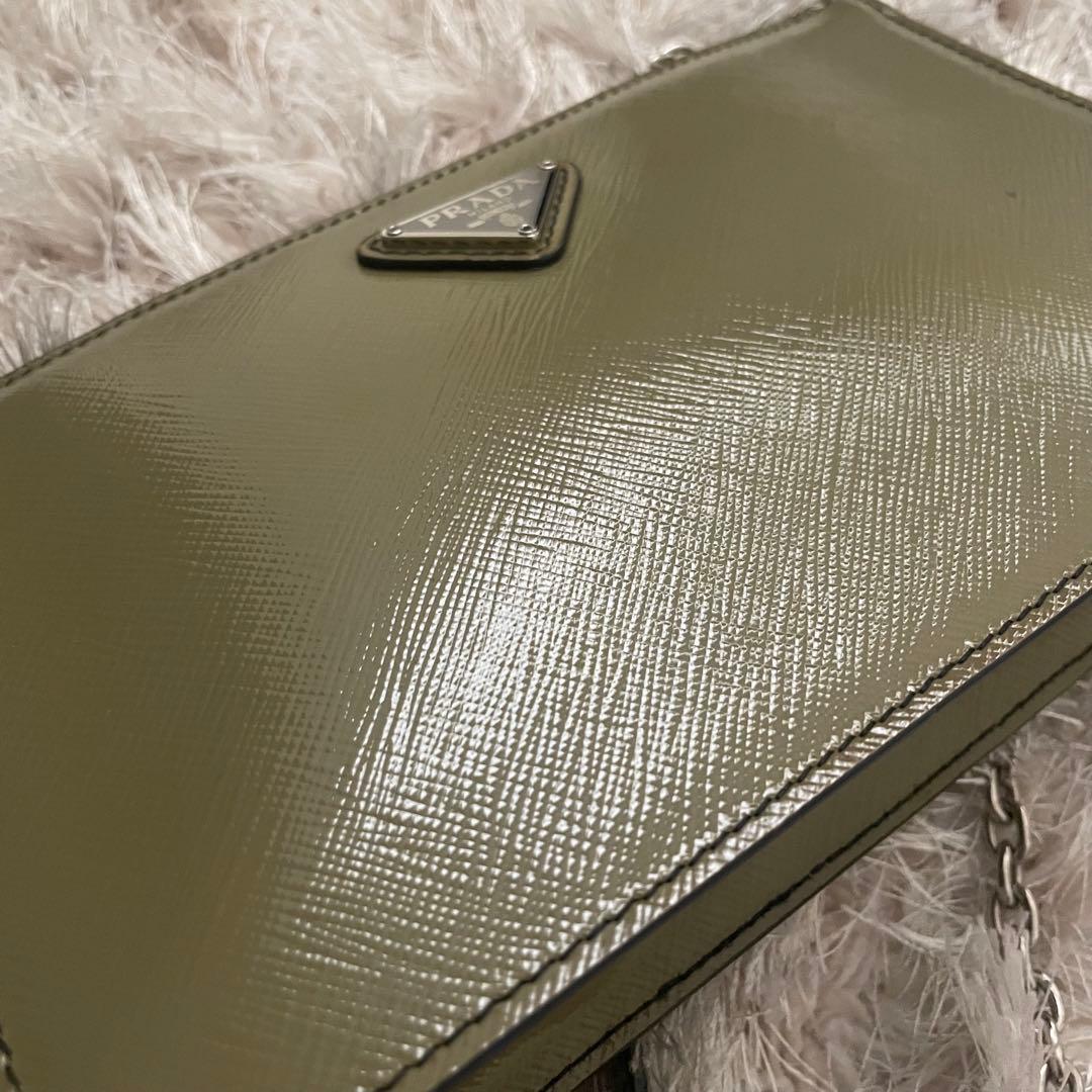 PRADA チェーンバッグ