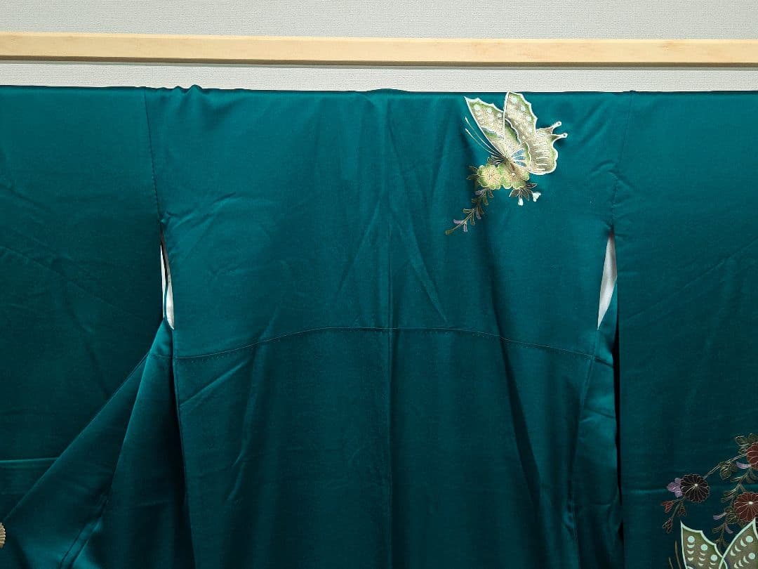 A5◆着物くつろぎ 蝶々に花模様 金彩 青緑 菊 袷 正絹 成人式 振袖 着物