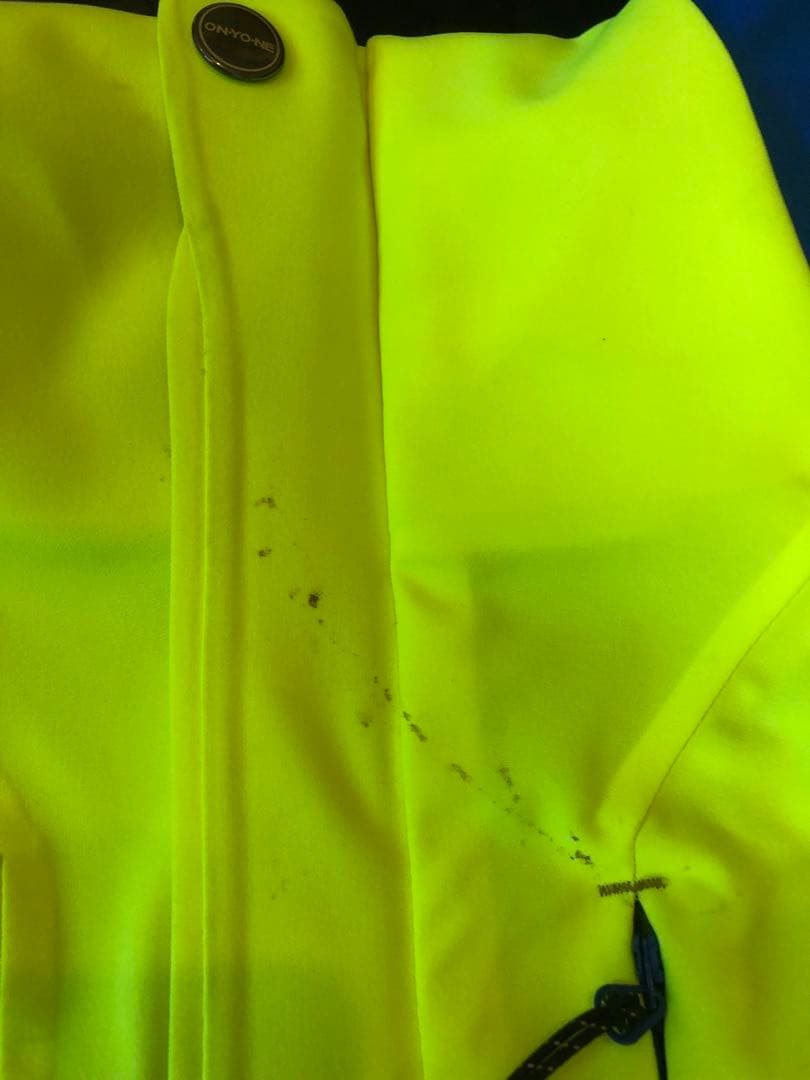 オンヨネ スキーウェア サロモンワッペン付き Lサイズ