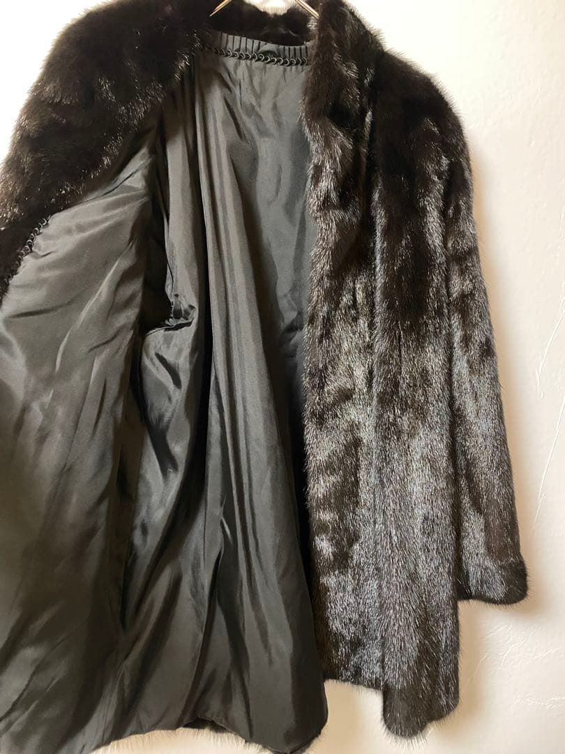【超美品】黒 毛皮コート レディース　ブラック　アウター　高級感　ファーコート