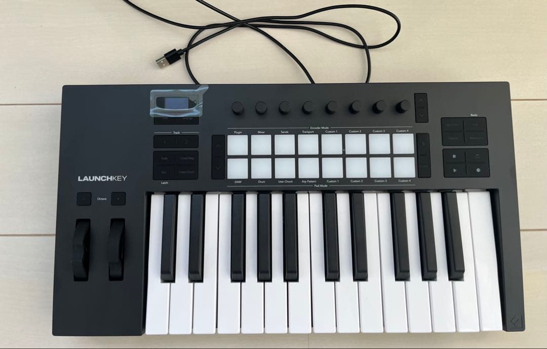 NOVATION Launchkey 25 MK4 USB-MIDIキーボード