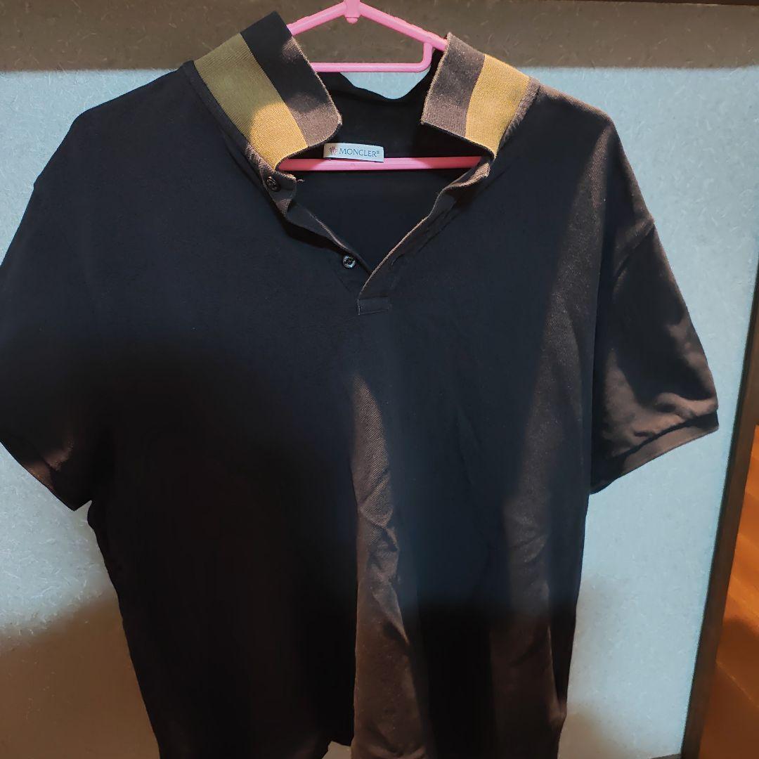 MONCLER 黒 ポロシャツ カーキ襟