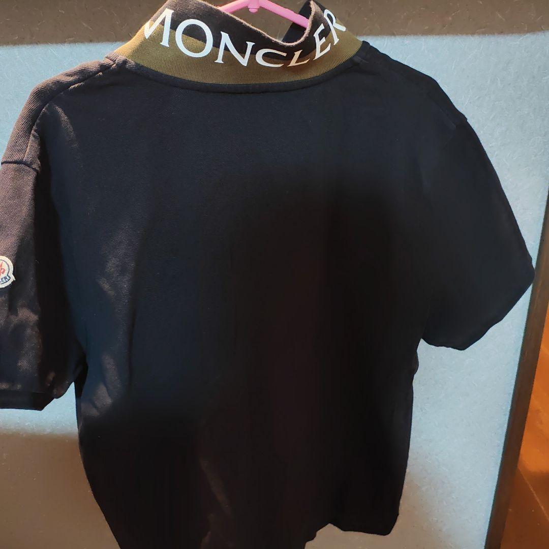 MONCLER 黒 ポロシャツ カーキ襟