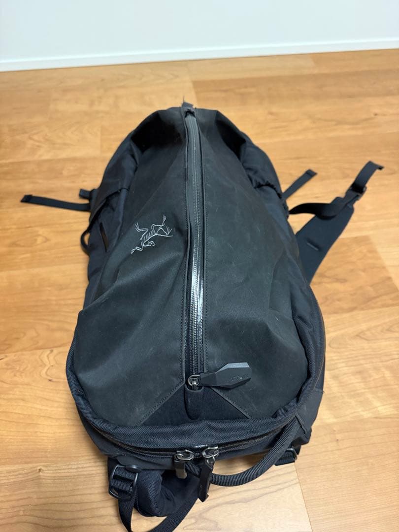 m*+様 ARC’TERYX ARRO 22 バックパック ブラック 22L