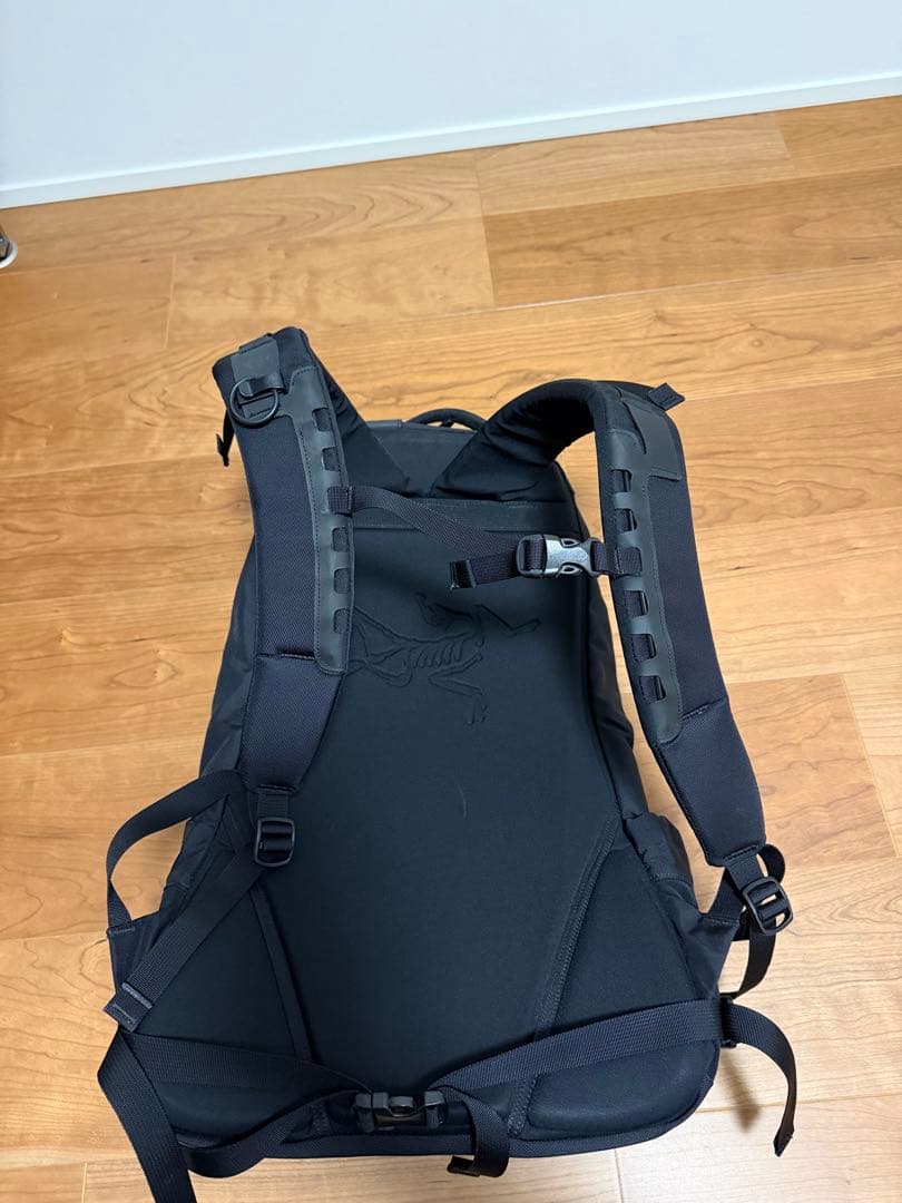 m*+様 ARC’TERYX ARRO 22 バックパック ブラック 22L