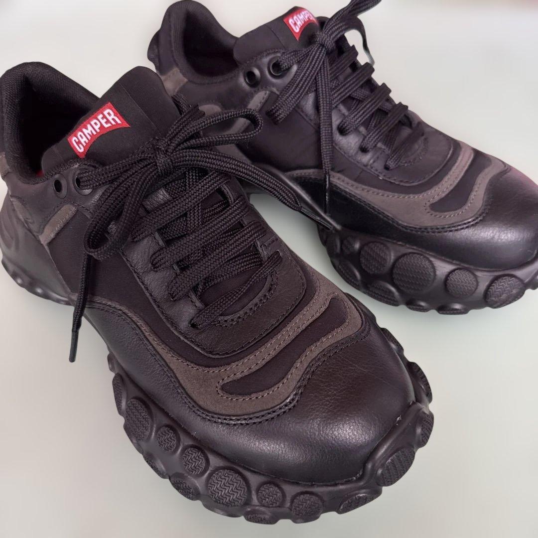 週末値引き！CAMPER ブラック スニーカー