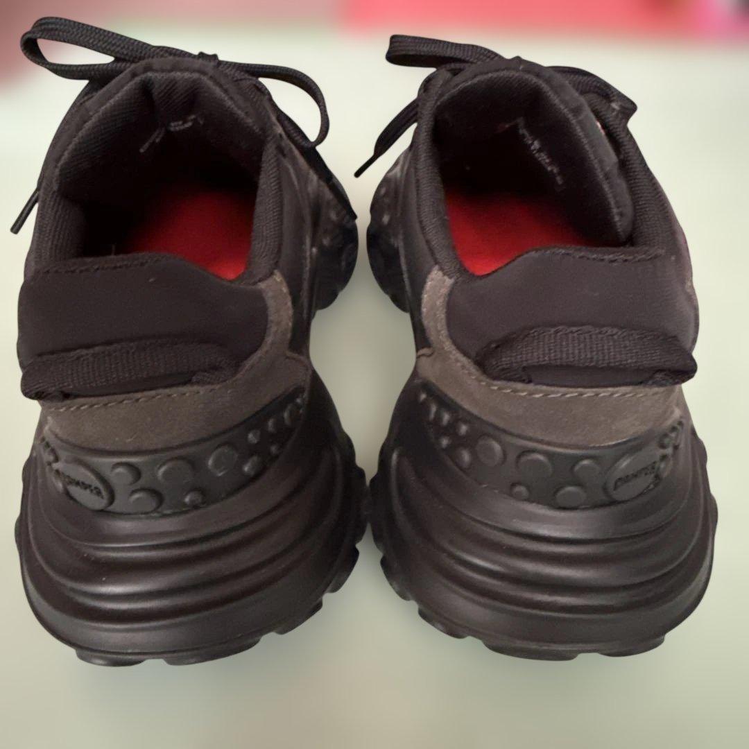 週末値引き！CAMPER ブラック スニーカー