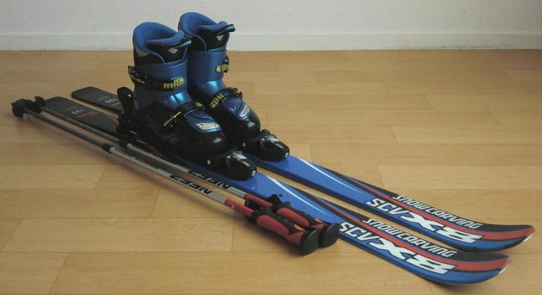 ■■送料無料■CARVING■子供用スキー4点セット■板130/靴23■