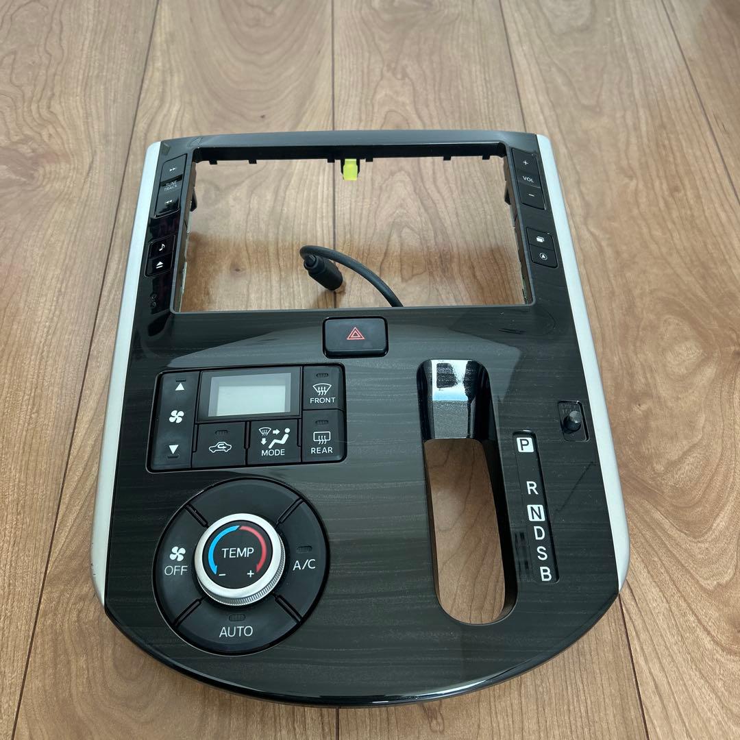 美品8インチナビ2023年地図NSZN-X68Dタント専用パネルセット