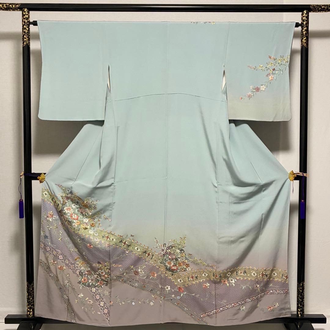 D193 訪問着　汕頭・蘇州刺繍　総刺繍　花模様　正絹　着物　袷