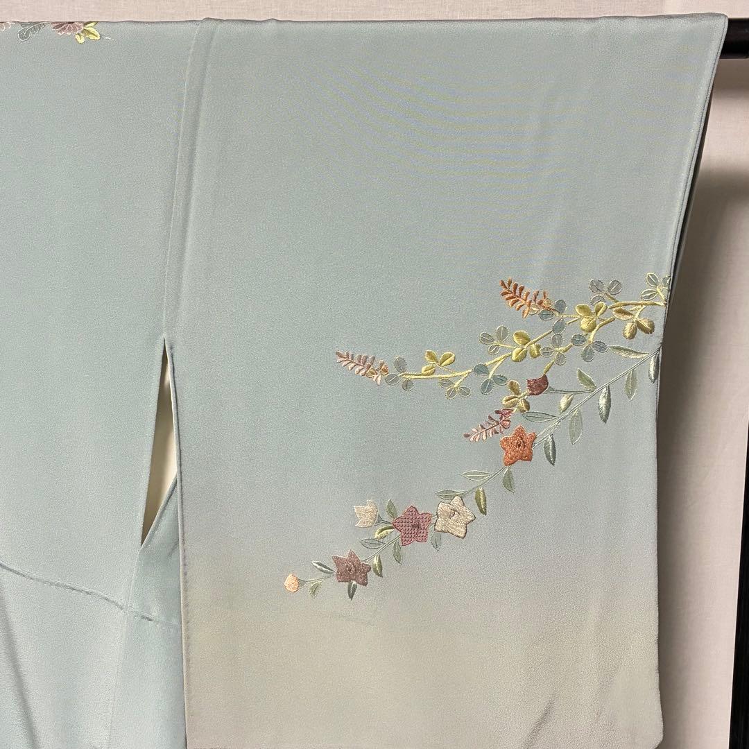 D193 訪問着　汕頭・蘇州刺繍　総刺繍　花模様　正絹　着物　袷