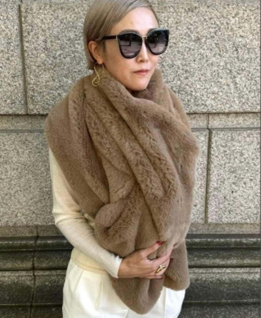 今期JENNE リッチボリュームファーケープ ベージュ