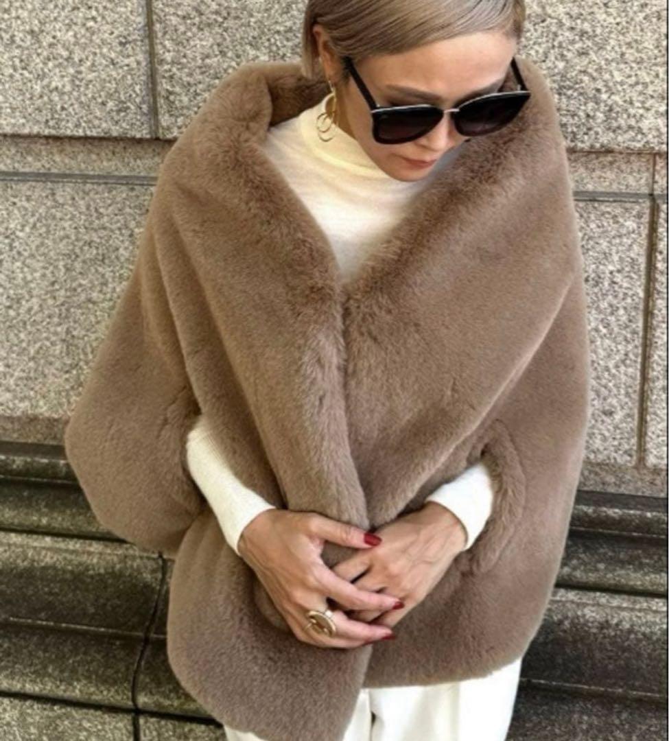 今期JENNE リッチボリュームファーケープ ベージュ