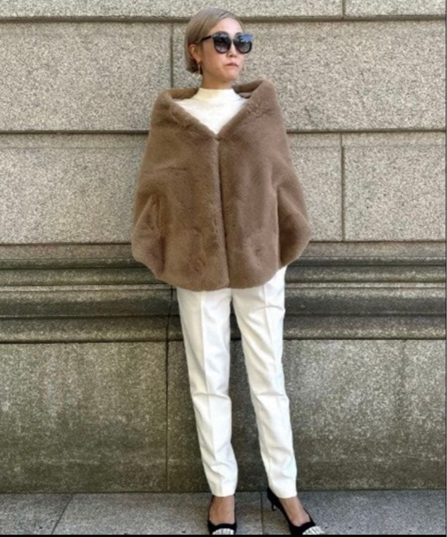 今期JENNE リッチボリュームファーケープ ベージュ