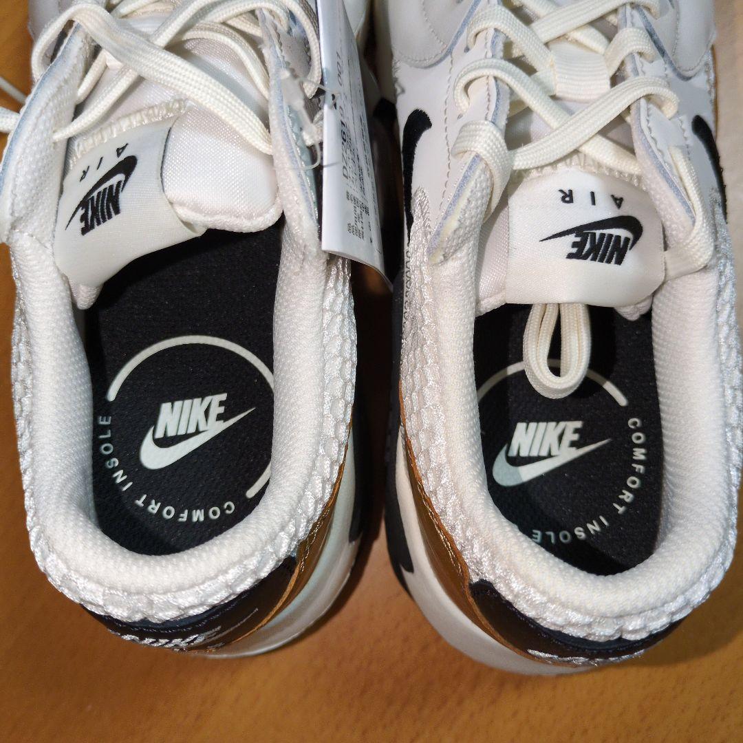 NIKE　AIR MAX EXCEE エアマックスエクシー 24cm ホワイト