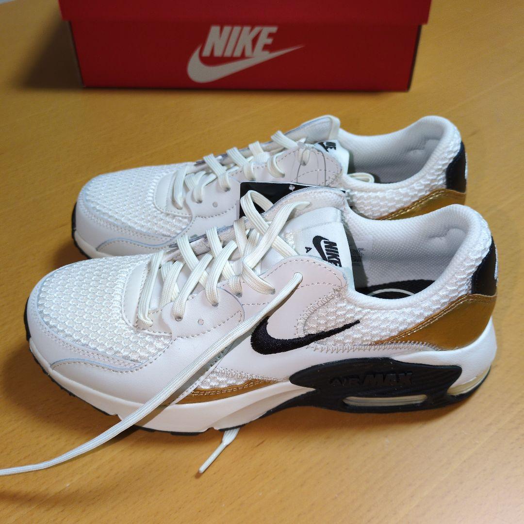 NIKE　AIR MAX EXCEE エアマックスエクシー 24cm ホワイト