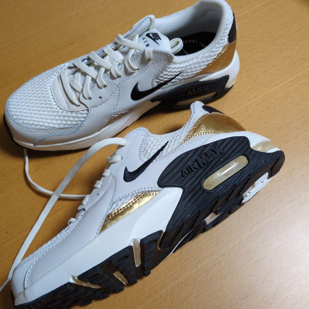 NIKE　AIR MAX EXCEE エアマックスエクシー 24cm ホワイト