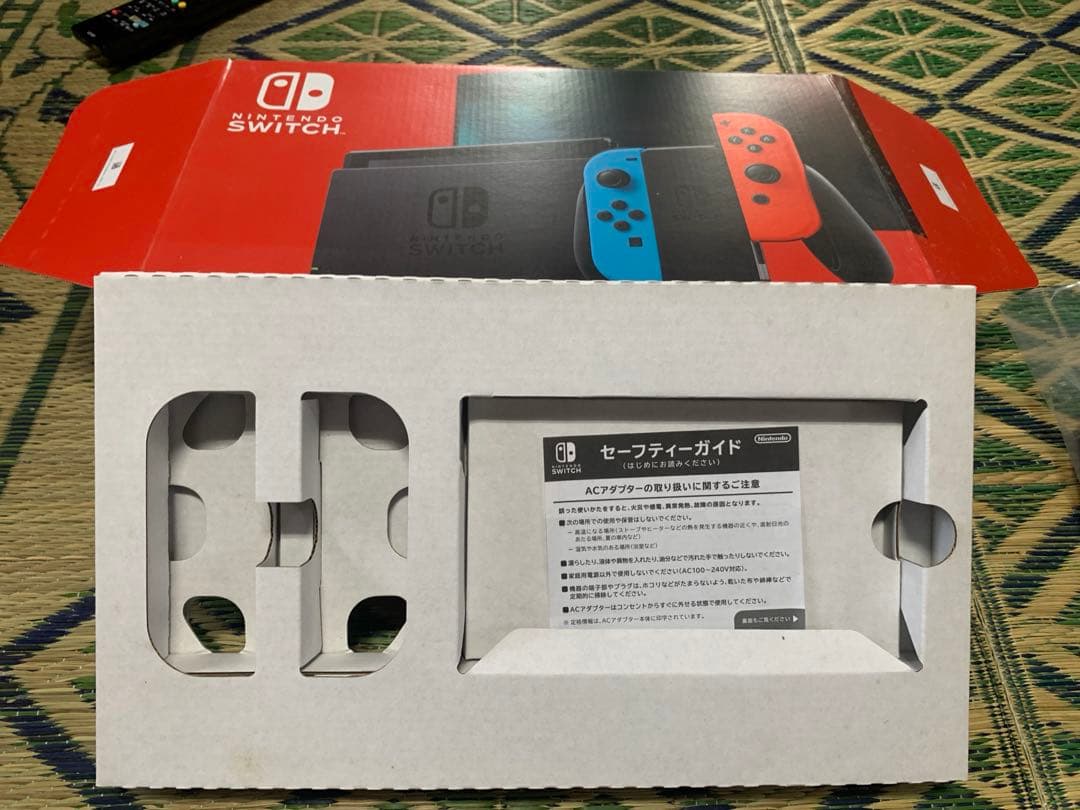 Nintendo Switch 本体 青/赤　付属品全て揃ってます